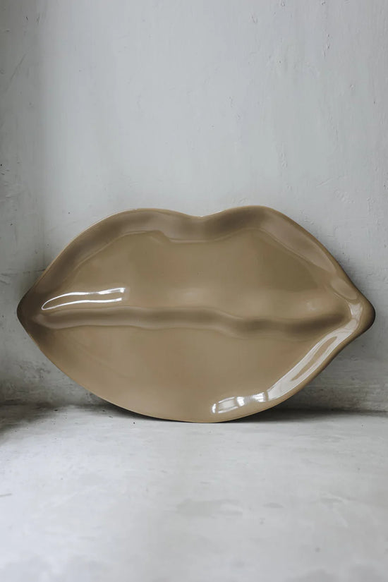 Plate lips beige